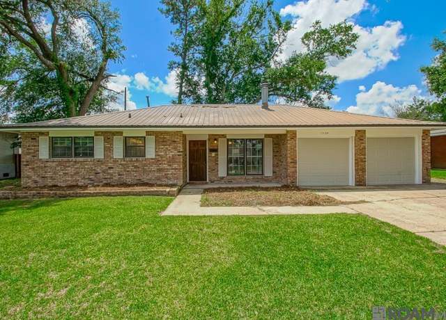 Property at 1129 E Grace St, Gonzales, LA 70737, 3 beds, 2 baths