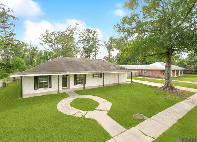 Property at 1526 Chartes Ave, Denham Springs, LA 70726, 3 beds, 2 baths