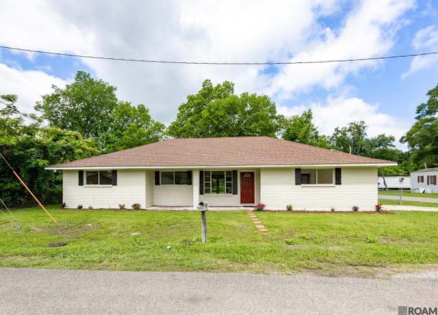 Property at 8697 Saint Peter St, New Roads, LA 70760, 3 beds, 2.5 baths
