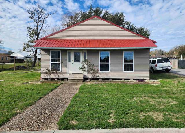 Property at 2002 South Bayou Dr, Golden Meadow, LA 70357, 4 beds, 2 baths