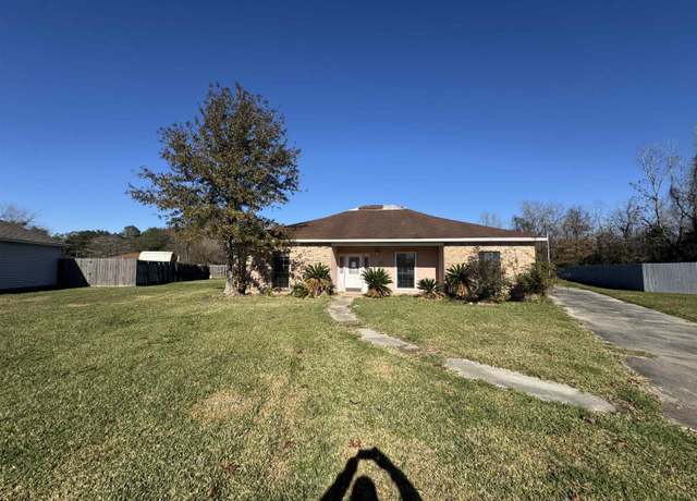 Property at 4607 Chapeau Dr, Baker, LA 70714, 3 beds, 2.5 baths