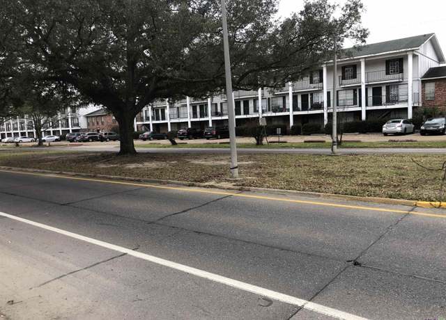 Property at 3030 Congress Blvd #6, Baton Rouge, LA 70808, 2 beds, 1.5 baths