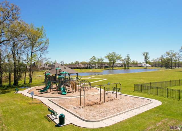 Property at 71 Rue Lierre, Zachary, LA 70791