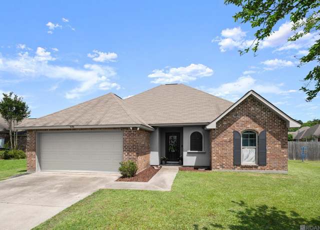 Property at 9301 Yellowfin Dr, Denham Springs, LA 70726, 3 beds, 2 baths