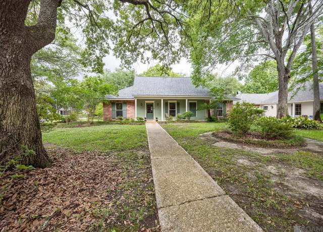 Property at 6346 Belle Grove Dr, Baton Rouge, LA 70820, 4 beds, 2.5 baths