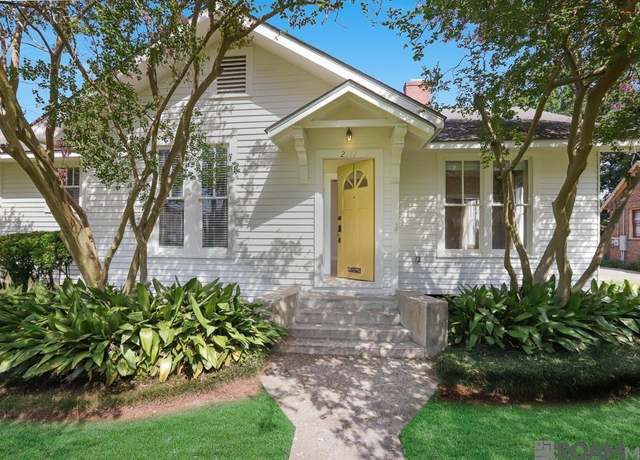 Property at 2111 Myrtledale Ave, Baton Rouge, LA 70808, 3 beds, 2 baths