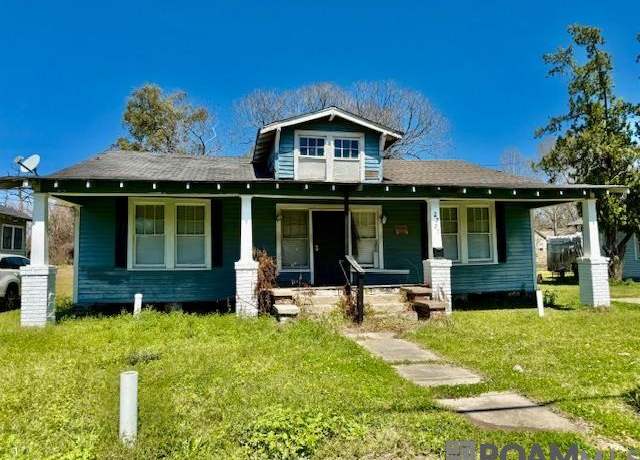 Property at 2227 Edgewood Dr, Baton Rouge, LA 70802, 5 beds, 1 bath