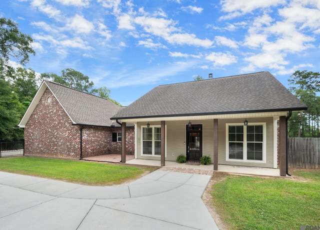 Property at 31730 Greenwell Springs Rd, Greenwell Springs, LA 70739, 3 beds, 2.5 baths