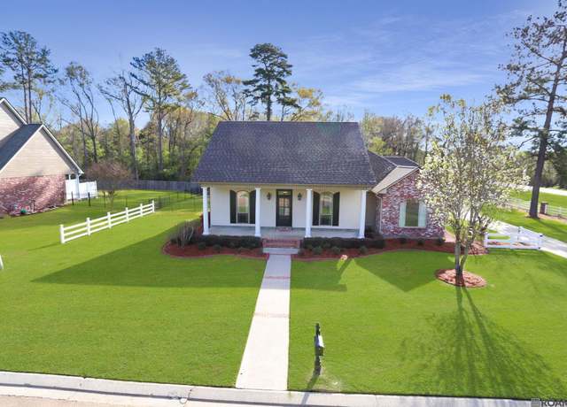 Property at 10202 Magnolia Blossom Ave, Greenwell Springs, LA 70739, 4 beds, 3.5 baths