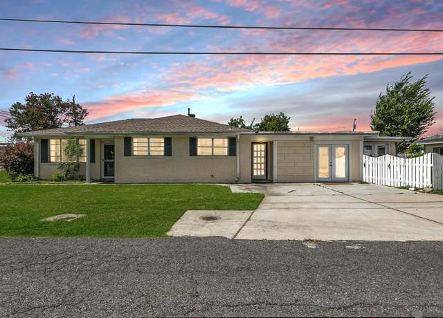 Property at 900 Keller Ave, Westwego, LA 70094, 3 beds, 2 baths