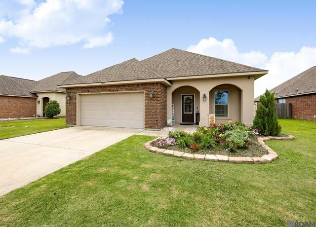 Property at 6378 Yatton Dr, Addis, LA 70710, 3 beds, 2 baths
