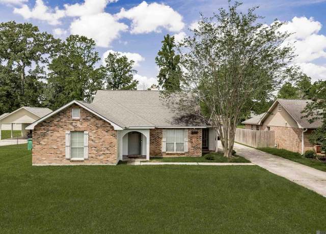 Property at 30557 Fairway View Dr, Denham Springs, LA 70726, 3 beds, 2 baths