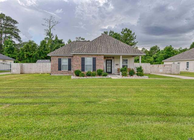 Property at 18049 Diaz Rd, Prairieville, LA 70769, 3 beds, 2 baths