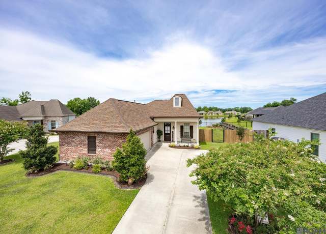 Property at 17151 Ledgestone Dr, Prairieville, LA 70769, 3 beds, 2 baths
