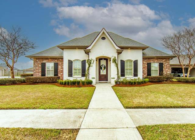 Property at 205 Camille St, Houma, LA 70360, 4 beds, 2.5 baths