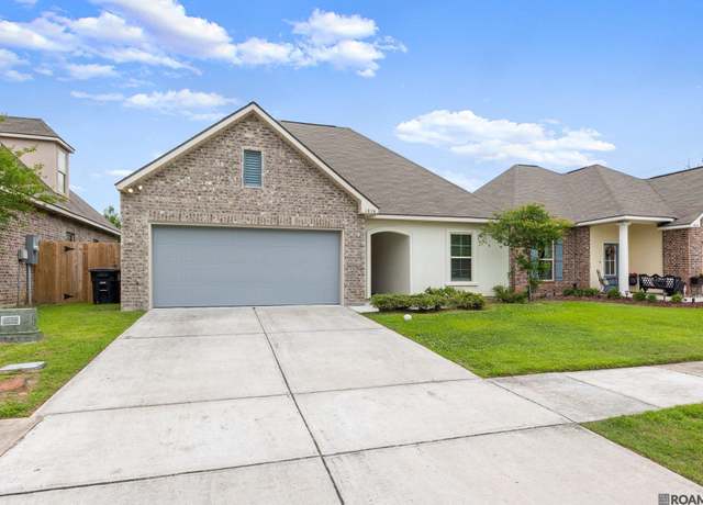 Property at 1256 Hickory Creek Dr, Baton Rouge, LA 70816, 3 beds, 2 baths