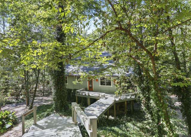 Property at 10437 Byrnes Rd, St Francisville, LA 70775, 3 beds, 2.5 baths