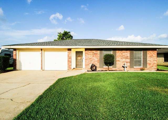 Property at 2916 Creole Dr, Houma, LA 70364, 4 beds, 2 baths