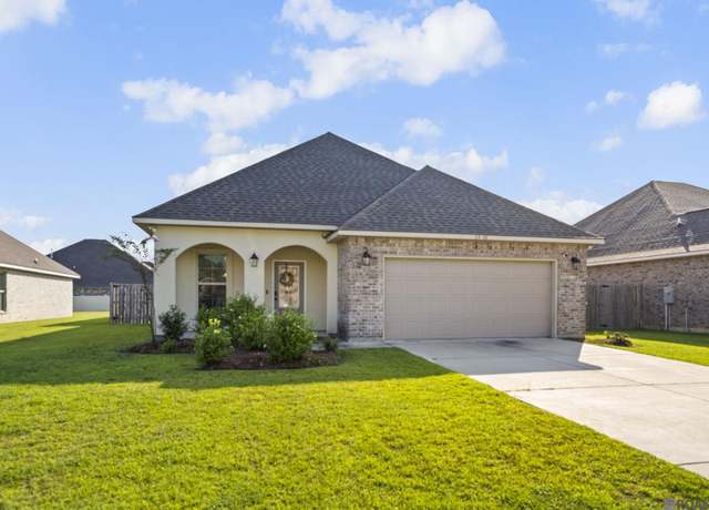 Property at 23386 Odette Ave, Denham Springs, LA 70726, 3 beds, 2 baths