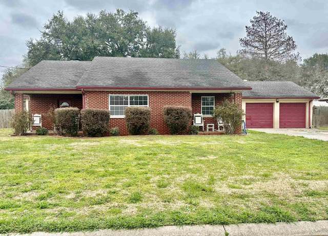 Property at 58350 Bubba St, Plaquemine, LA 70764, 4 beds, 2.5 baths