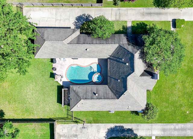 Property at 15251 Ryan Ave, Prairieville, LA 70769, 4 beds, 3 baths