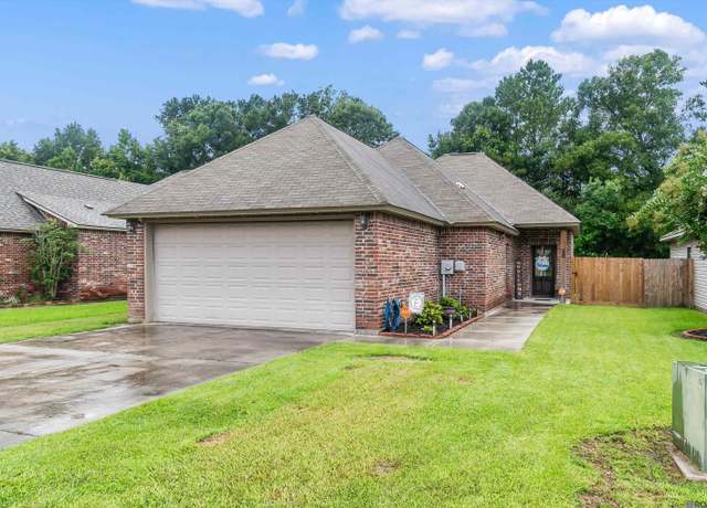 Property at 38215 Shelby Dr, Denham Springs, LA 70706, 3 beds, 2 baths