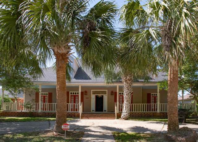 Property at 11101 Lake Forest Blvd, New Orleans, LA 70128, 4 beds, 3.5 baths