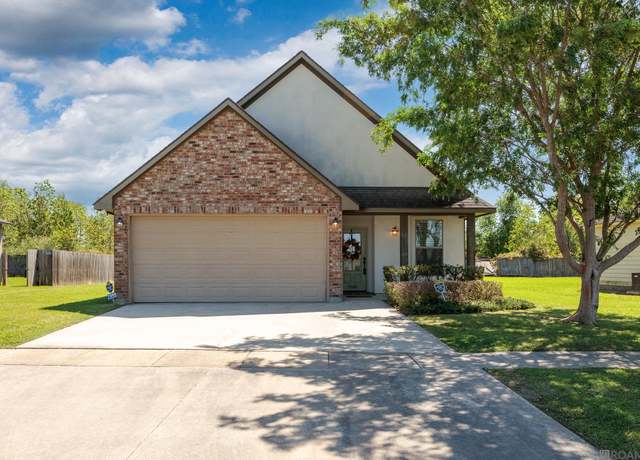Property at 7066 Marshall Bond Dr, Zachary, LA 70791, 4 beds, 3 baths