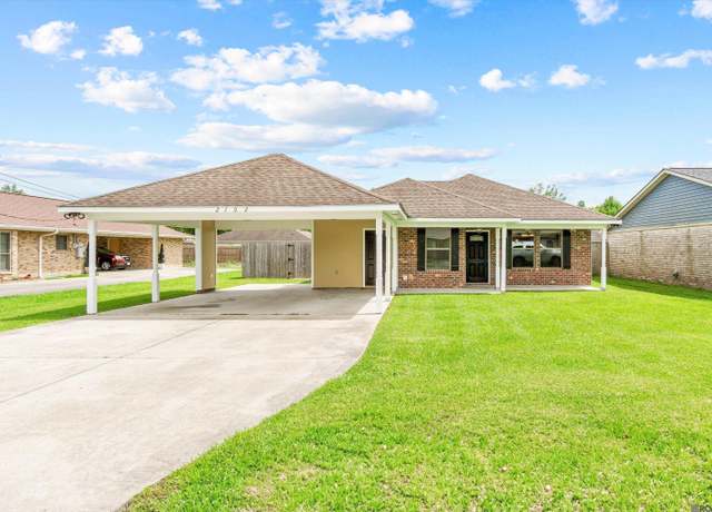 Property at 2102 S Edward Ave, Gonzales, LA 70737, 3 beds, 2.5 baths
