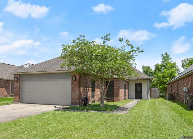 Property at 2975 Nicholson Lake Dr, Saint George, LA 70810, 3 beds, 2 baths