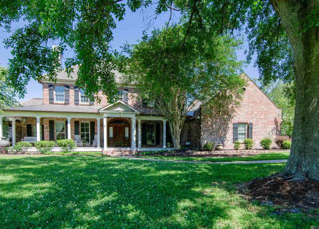 Property at 18867 Bienville Ct, Prairieville, LA 70769, 6 beds, 4.5 baths