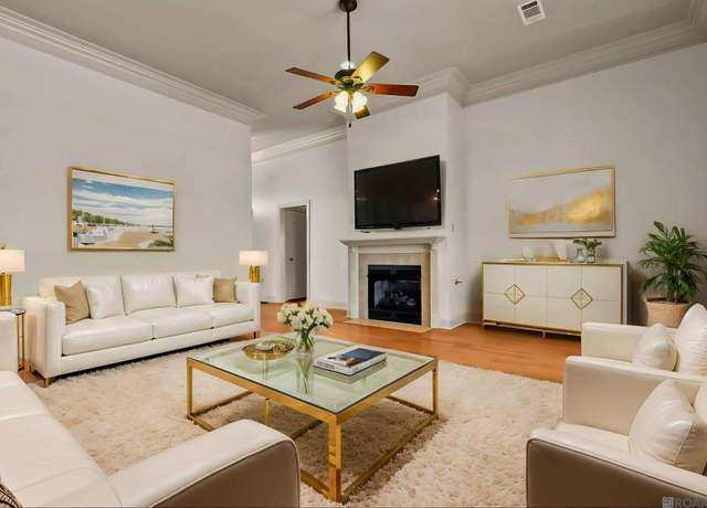 Property at 2053 High Point Dr, Zachary, LA 70791, 3 beds, 2 baths