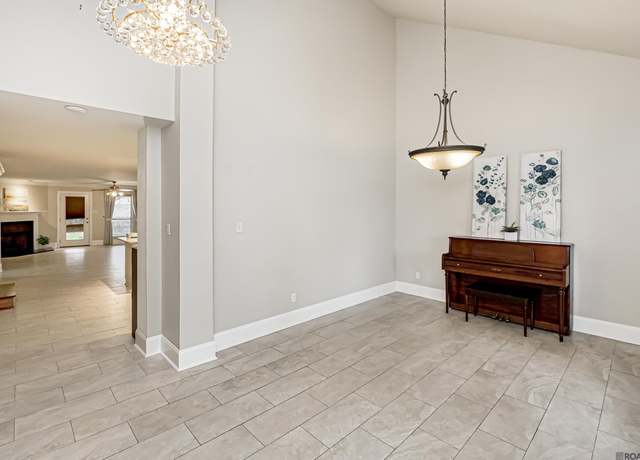 Property at 1954 Wildlife Dr, Baton Rouge, LA 70816, 3 beds, 2.5 baths