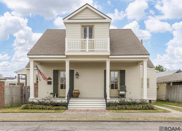 Property at 528 Canal Blvd, Thibodaux, LA 70301, 4 beds, 2.5 baths