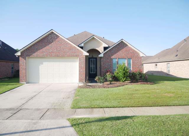 Property at 9033 Reserve Oak Ave, Zachary, LA 70791, 3 beds, 2 baths