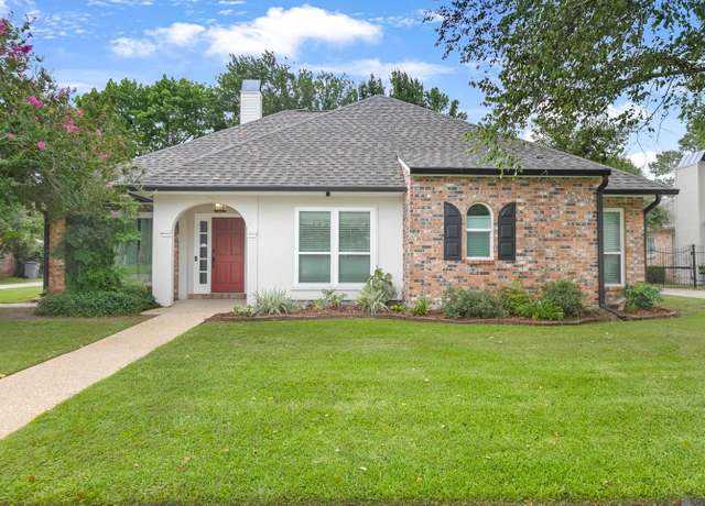 Property at 10648 Classique Dr, Baton Rouge, LA 70815, 4 beds, 2.5 baths