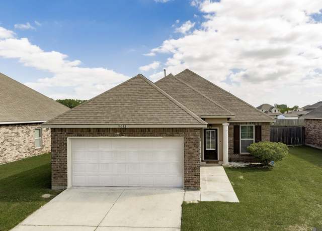 Property at 9033 Redwood Lake Blvd, Zachary, LA 70791, 3 beds, 2 baths