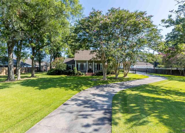 Property at 19081 Hoo Shoo Too Rd, Baton Rouge, LA 70817, 4 beds, 2.5 baths