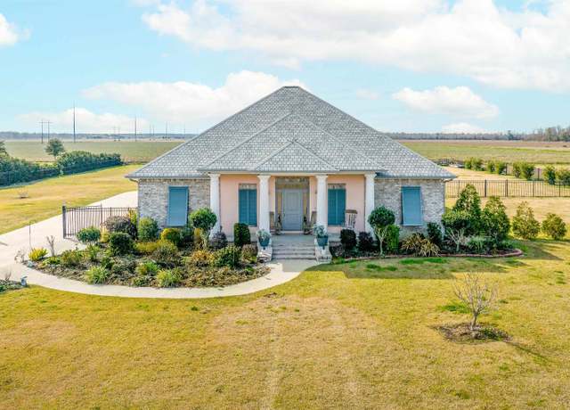 Property at 201 Goldsby Dr, Schriever, LA 70395, 4 beds, 3 baths