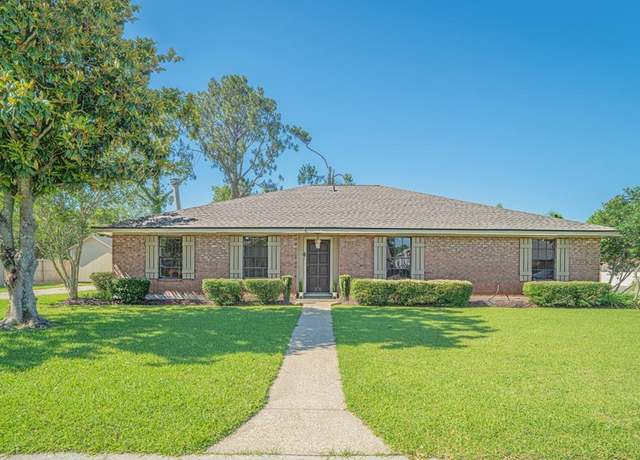 Property at 306 Ashland Dr, Thibodaux, LA 70301, 4 beds, 2 baths