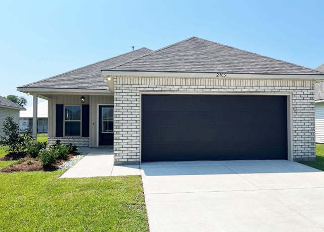 Property at 2105 Taylor Dr, Port Allen, LA 70767, 3 beds, 2 baths