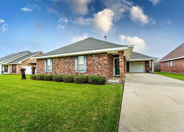 Property at 228 Leighton Dr, Thibodaux, LA 70301, 2 beds, 2.5 baths