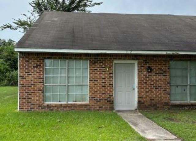 Property at 1112 Chemin Dr, Baker, LA 70714, 3 beds, 3 baths