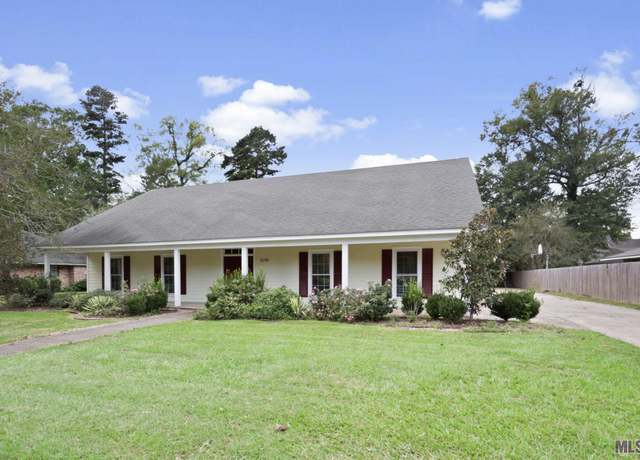 Property at 5714 Vicksburg Dr, Saint George, LA 70817, 5 beds, 2.5 baths