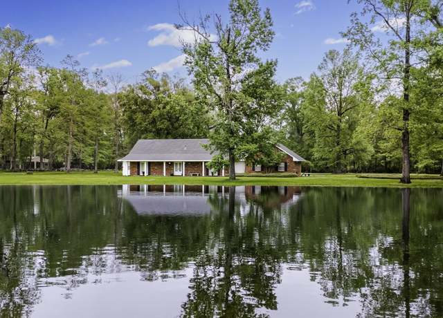 Property at 11358 Lazy Lake Dr, Central, LA 70818, 3 beds, 2.5 baths