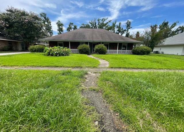 Property at 6428 Chippendale Dr, Baton Rouge, LA 70817, 4 beds, 2.5 baths
