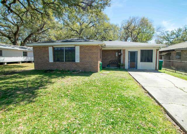 Property at 1028 Levee Rd, Morgan City, LA 70380, 3 beds, 2 baths