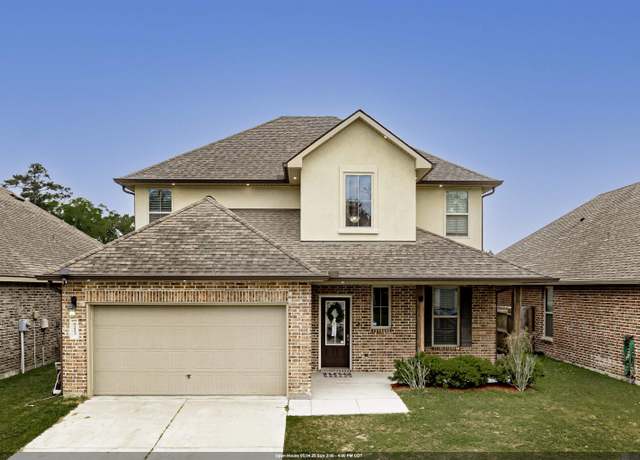 Property at 8223 Fairlane Dr, Denham Springs, LA 70726, 5 beds, 2.5 baths