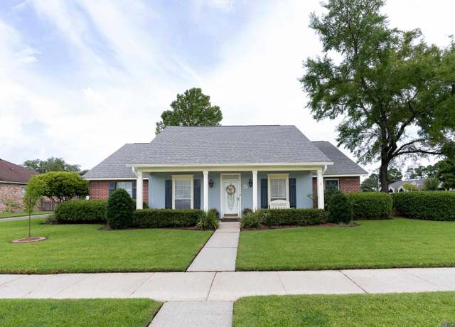 Property at 6057 Snowden Dr, Saint George, LA 70817, 4 beds, 2 baths