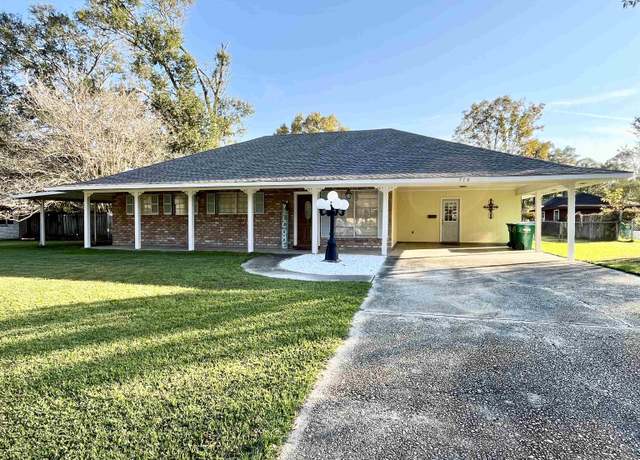 Property at 716 Dawes Dr, Denham Springs, LA 70726, 3 beds, 2 baths